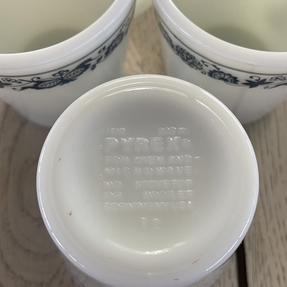 4 Vintage Pyrex - Old Town / Blue Onion coffee mugs retro collectible cups - Picture 5 of 8